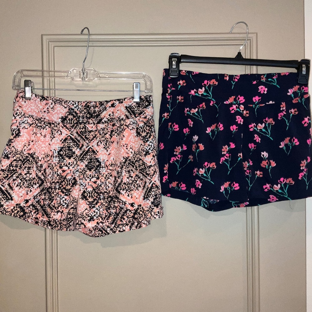 Charlotte Russe Floral Abstract Elastic Waist Shorts Size Medium TWO PAIRS